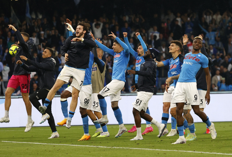 巴黎人报关注蓉城罚单：中国俱乐部因球迷种族歧视对方球员被罚6万欧（巴黎人报聚焦蓉城罚款：球迷种族歧视对手球员致中国俱乐部被罚6万欧元）