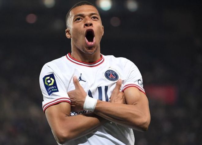 不给踢又不让走？阿莫林：梅努是曼联重要一员，冬窗不补强则留队（不上场也不放人？阿莫林：梅努是曼联关键成员，若冬窗无引援将留队）