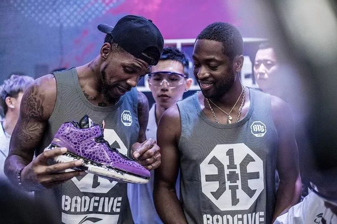 博尼：大胜是全队功劳；迪乌夫正在向所有人展示他的巨大价值（博尼：大胜属于团队；迪乌夫正向众人证明其巨大价值）