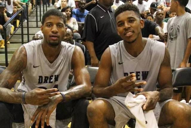 R.I.P.，前意国门、米兰双雄旧将洛伦佐-布冯去世，享年95岁（沉痛悼念：前意大利国门、米兰双雄名宿洛伦佐-布冯逝世，享年95岁）