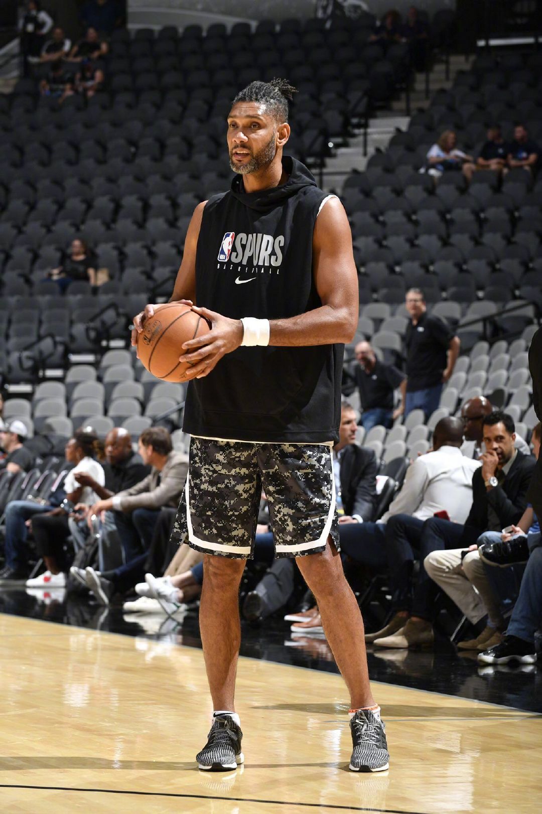 男双首登场，中国队连胜韩国、法国 ｜ 混团世界杯（混团世界杯：男双迎首秀，中国队连克韩国与法国）