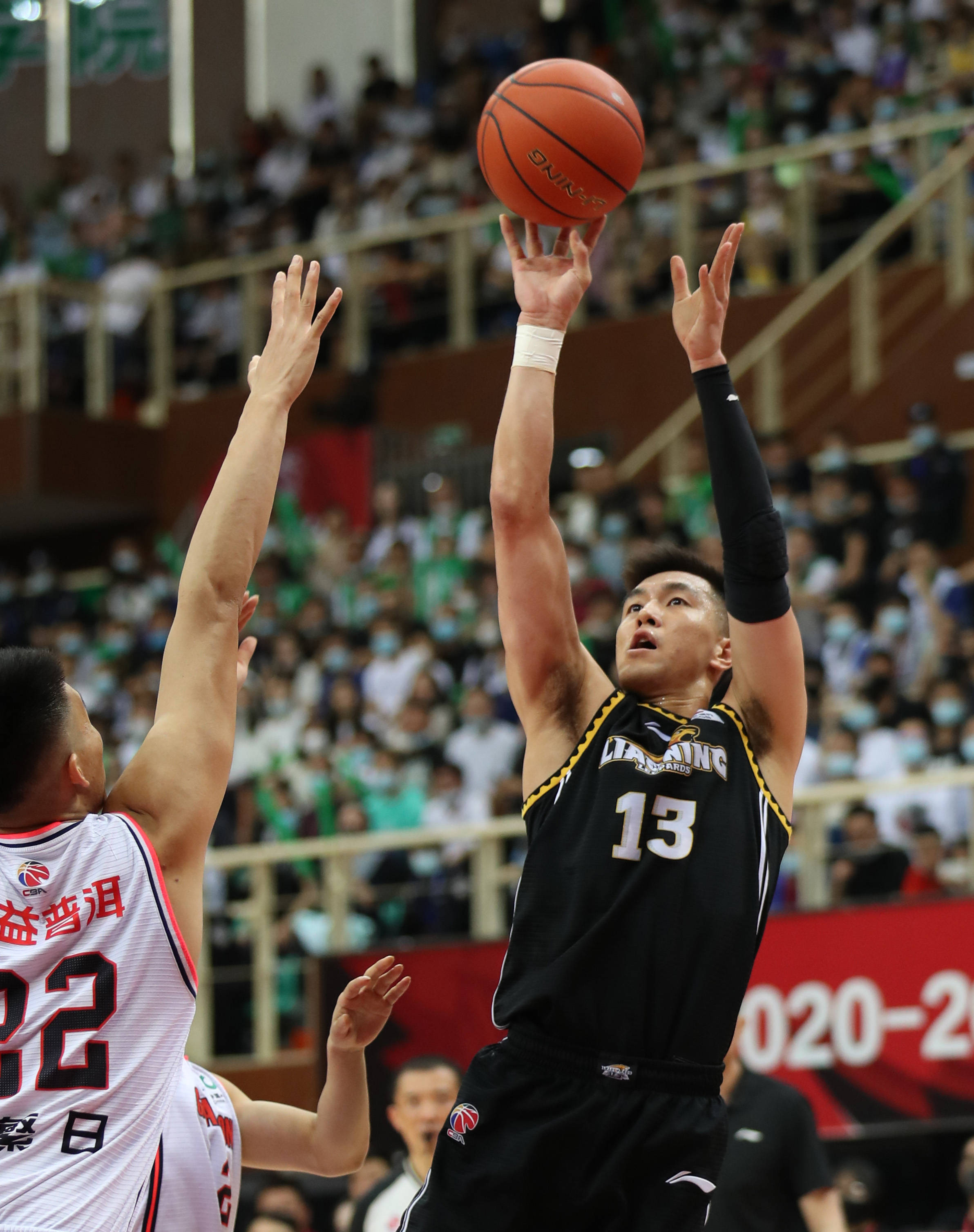 NBA每日最佳：东契奇战旧主轰35+11，布伦森37+5率队晋级（NBA今日之星：东契奇35+11挑落旧主，布伦森37+5领军晋级）