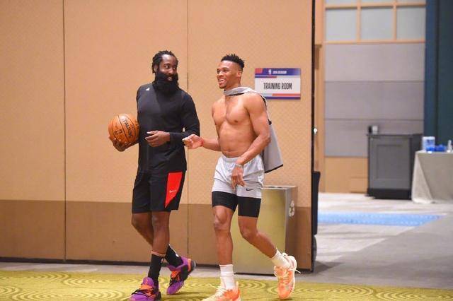 电讯报约罗专访：婉拒皇马加盟曼联，我从不后悔（电讯报专访约罗：拒皇马投曼联，我毫无遗憾）