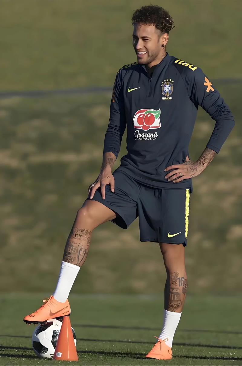 会重回皇马执教吗？齐达内现身伯纳乌观战皇马vs曼城（齐达内现身伯纳乌观战皇马对曼城，重返皇马执教引发热议）