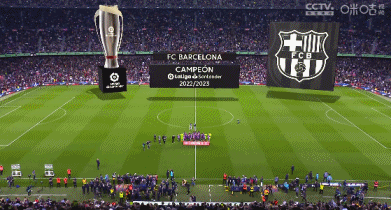 难以招架！194马奎尔扣晕177的毕尔巴鄂中场，精准送传中（高人一等！身高194的马奎尔晃倒177的毕尔巴鄂中场，送出精准传中）