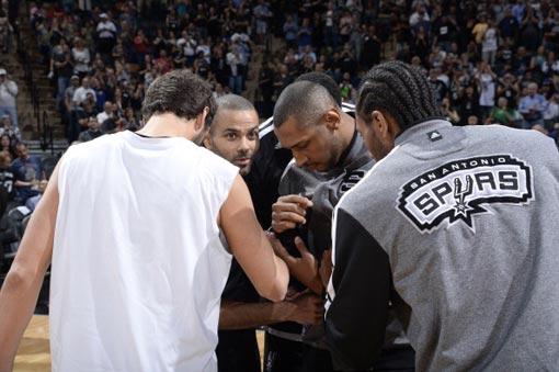 半场战报：三镇0-2山东，泽卡建功，刘洋破门（上半场结束：山东2-0领先三镇，泽卡、刘洋先后破门）